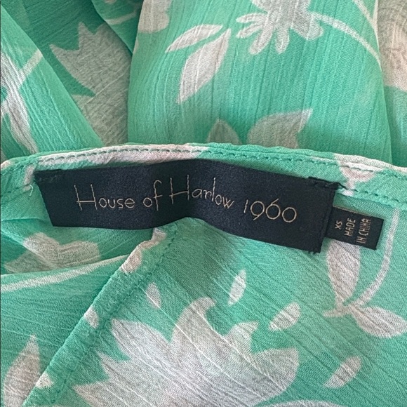 NWT House Of Harlow 1960 Green Long Sleeves Blouse Size XS - Picture 6 of 6